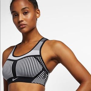 Nike Flyknit Sports Bra